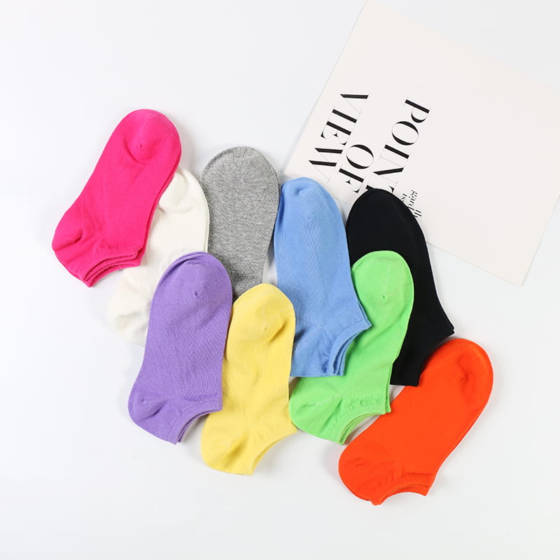 Nagykereskedelmi Multi Solid Color Sima mélyen kivágott No Show Socks Női pamut zokni