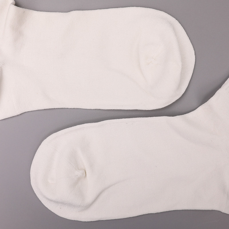 Puha fonott selyem nylon ammóniával borított 2 vízszintes csíkkal és megerősített, kézzel varrott női zokni WSD1536