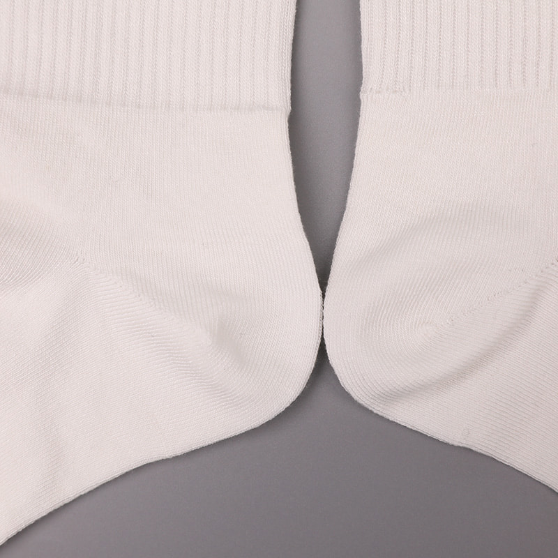 Puha fonott selyem nylon ammóniával borított 2 vízszintes csíkkal és megerősített, kézzel varrott női zokni WSD1536