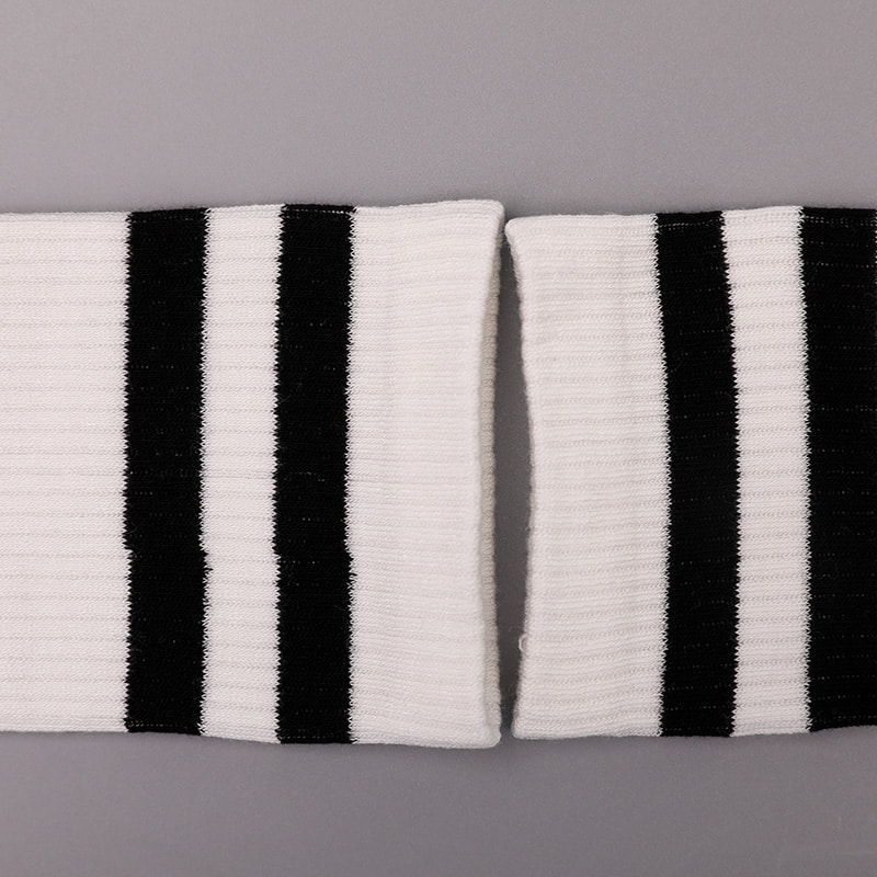 Puha fonott selyem nylon ammóniával borított 2 vízszintes csíkkal és megerősített, kézzel varrott női zokni WSD1536