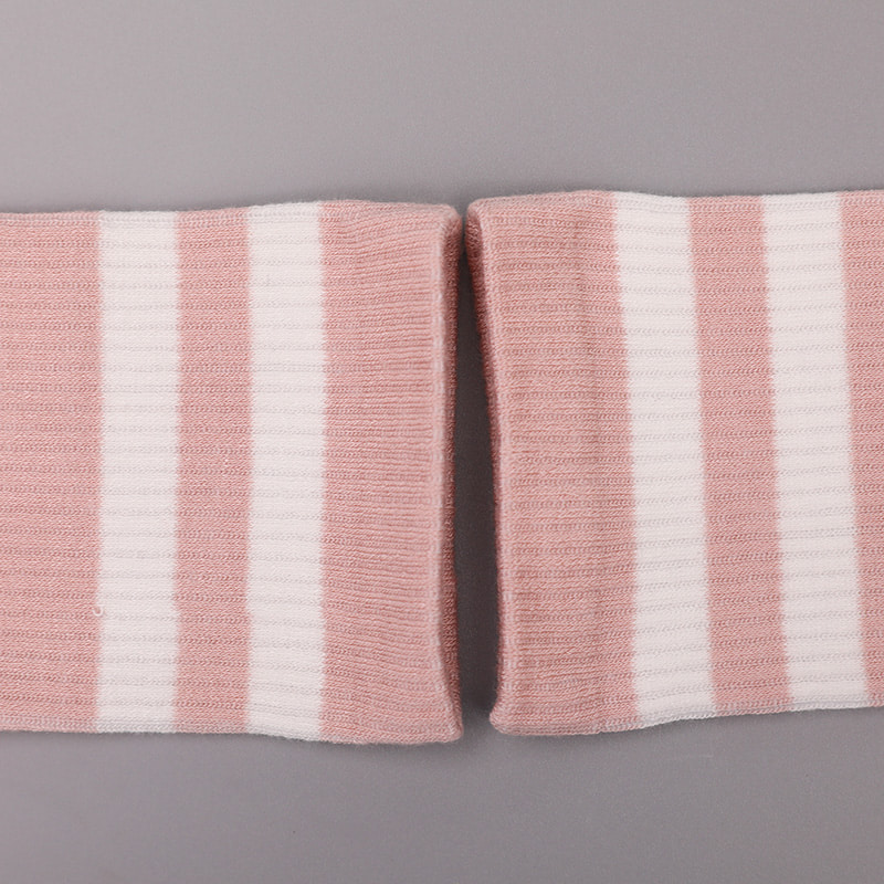 Puha fonott selyem nylon ammóniával borított 2 vízszintes csíkkal és megerősített, kézzel varrott női zokni WSD1536