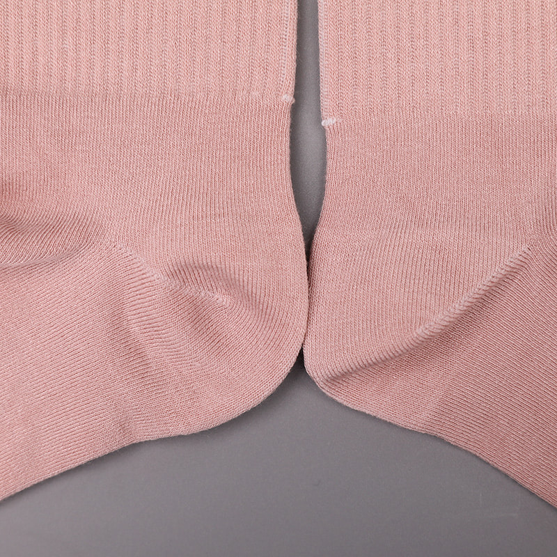 Puha fonott selyem nylon ammóniával borított 2 vízszintes csíkkal és megerősített, kézzel varrott női zokni WSD1536