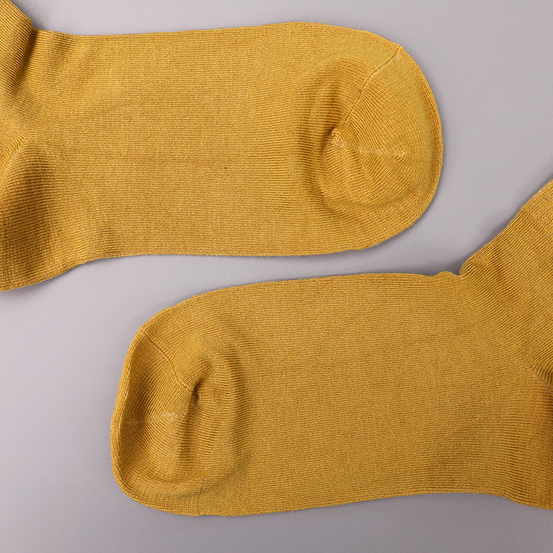 Puha fonott selyem nylon ammóniával borított 2 vízszintes csíkkal és megerősített, kézzel varrott női zokni WSD1536